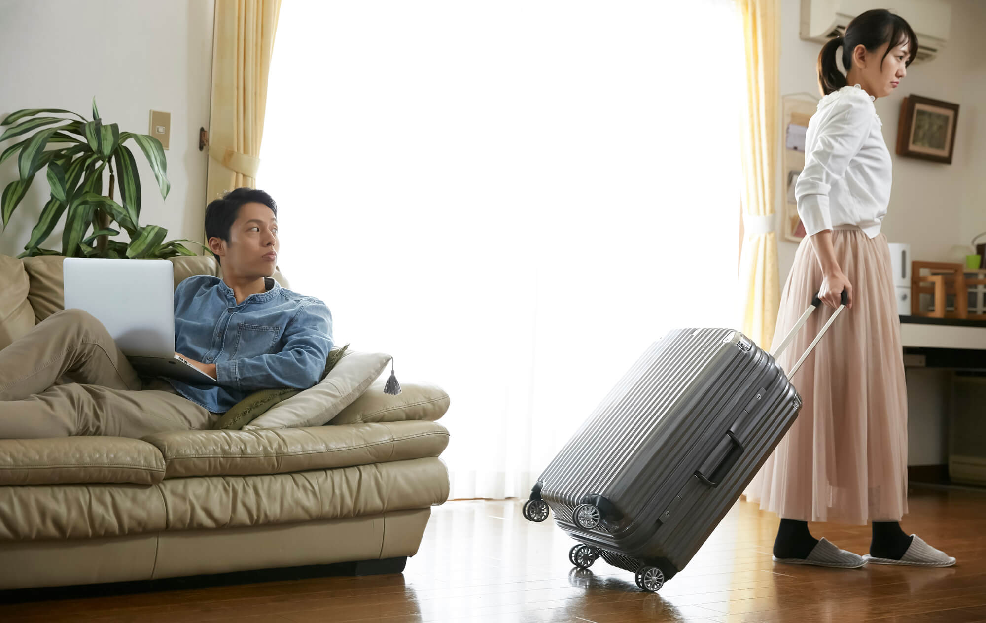 別居中の生活費はもらえる？金額の相場や請求の仕方、対処法を解説